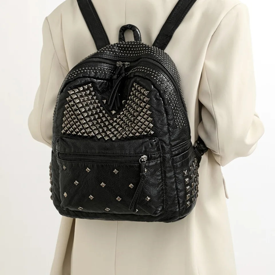 Fashion Women Rivet Backpack Soft Leather 2 Sizes Available Large Capacity Multi Back Method Punk Style Travel School Backpack